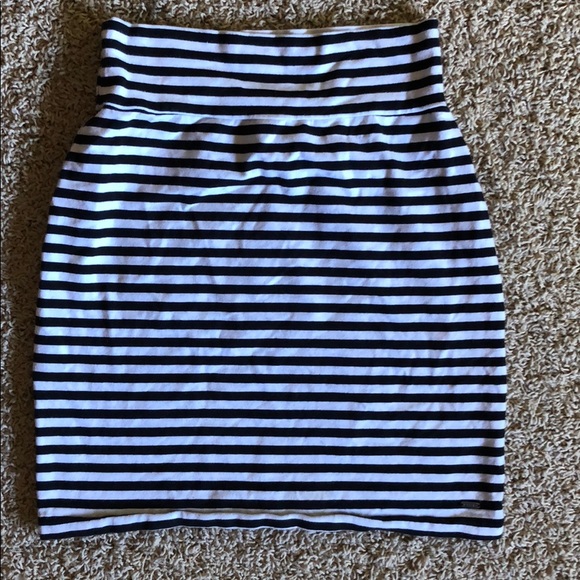 PINK Victoria's Secret Dresses & Skirts - Victoria secret striped black and white skirt xs
